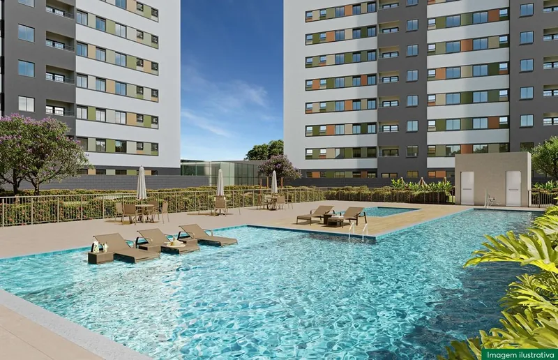 Piscinas adulto e infantil com prainha — Giardino Florença